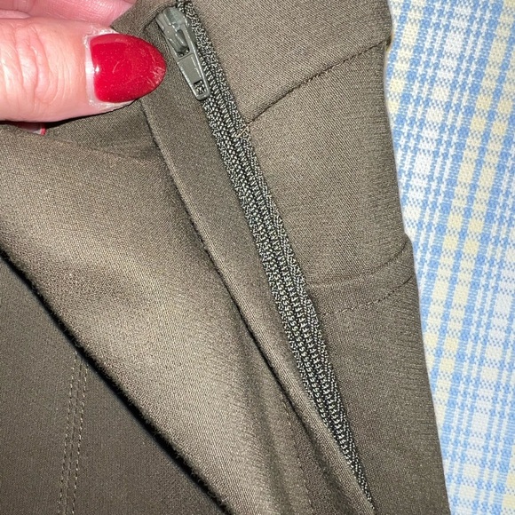 MM LaFleur Olive Green Pants Side Zip Size 10 Stretch - Picture 4 of 5